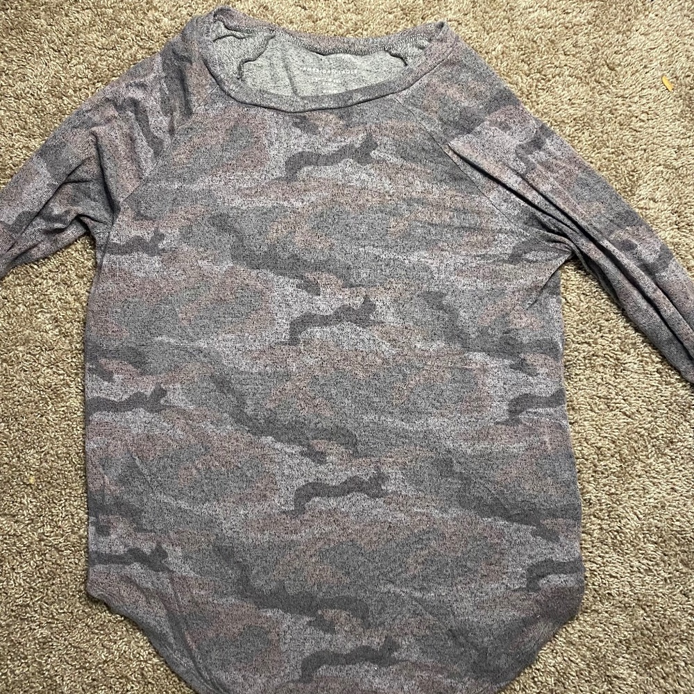 American Eagle Long Sleeve